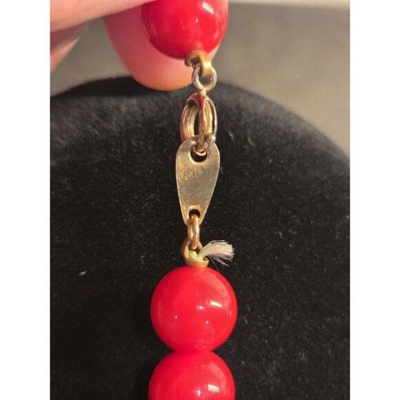 Vtg Signed Oops A Daisy Red Lucite Bead Necklace 12” Gold Tone - Picture 5 of 6